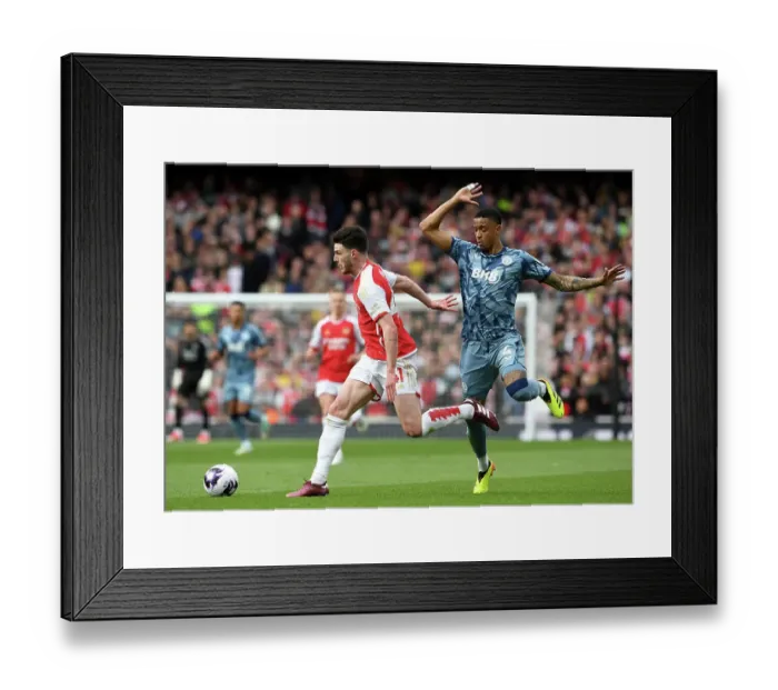 Framed Print : Arsenal FC v Aston Villa - Premier League Framed Print : Arsenal FC v Aston Villa - Premier League