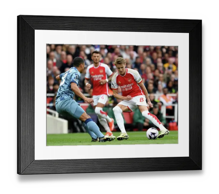 Framed Print : Arsenal FC v Aston Villa - Premier League Framed Print : Arsenal FC v Aston Villa - Premier League