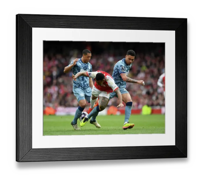 Framed Print : Arsenal FC v Aston Villa - Premier League
