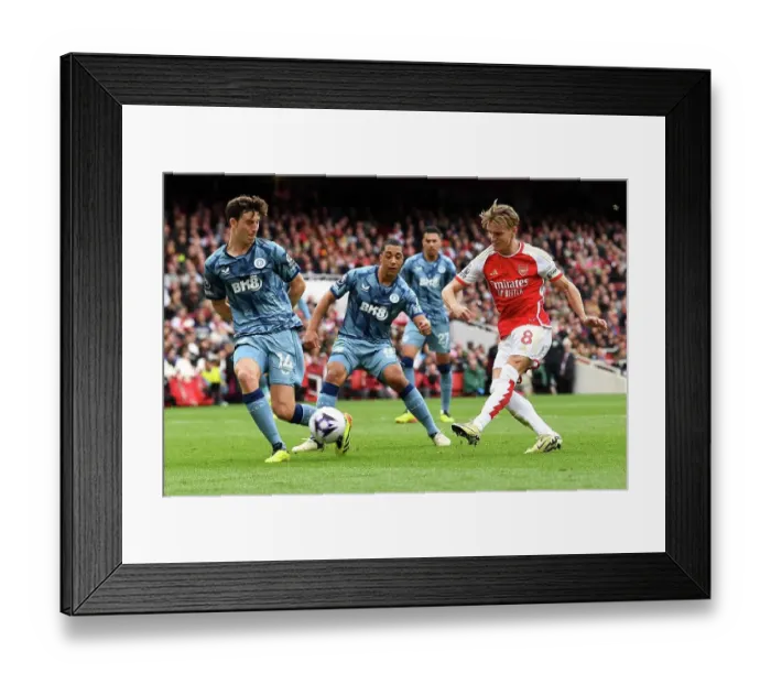 Framed Print : Arsenal FC v Aston Villa - Premier League Framed Print : Arsenal FC v Aston Villa - Premier League
