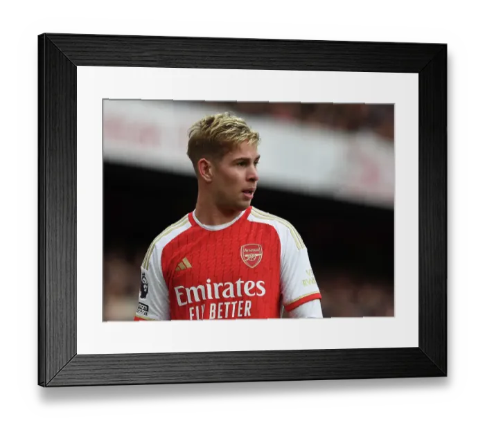 Framed Print : Arsenal FC v Aston Villa - Premier League