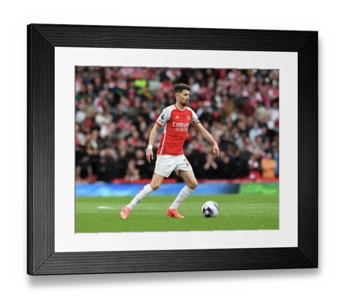 Framed Print : Arsenal FC v Aston Villa - Premier League Framed Print : Arsenal FC v Aston Villa - Premier League