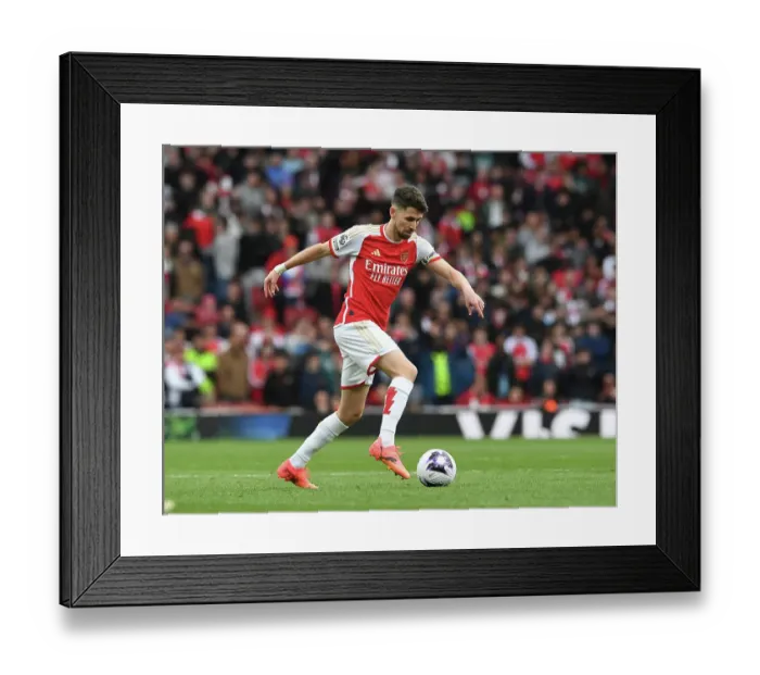 Framed Print : Arsenal FC v Aston Villa - Premier League Framed Print : Arsenal FC v Aston Villa - Premier League