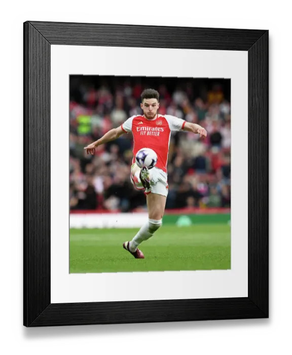 Framed Print : Arsenal FC v Aston Villa - Premier League Framed Print : Arsenal FC v Aston Villa - Premier League