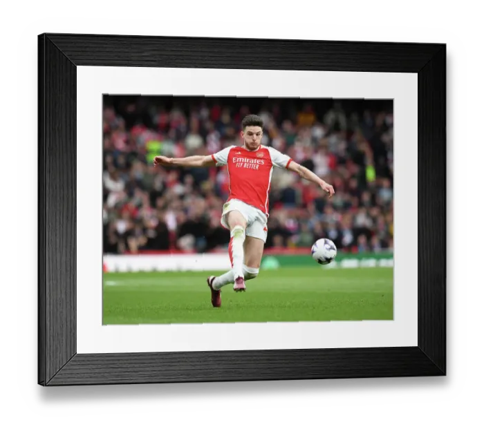 Framed Print : Arsenal FC v Aston Villa - Premier League