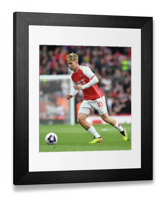 Framed Print : Arsenal FC v Aston Villa - Premier League Framed Print : Arsenal FC v Aston Villa - Premier League
