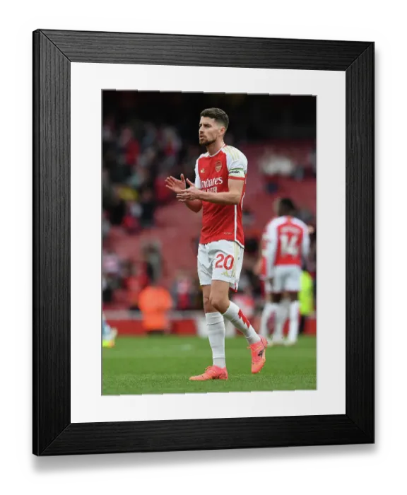 Framed Print : Arsenal FC v Aston Villa - Premier League