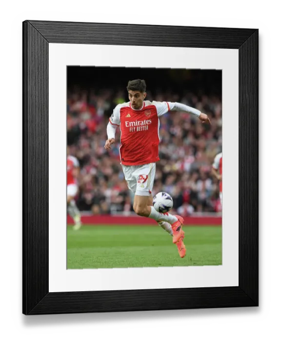 Framed Print : Arsenal FC v Aston Villa - Premier League