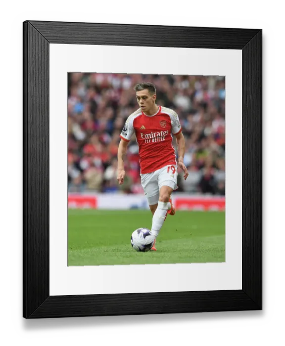 Framed Print : Arsenal FC v Aston Villa - Premier League
