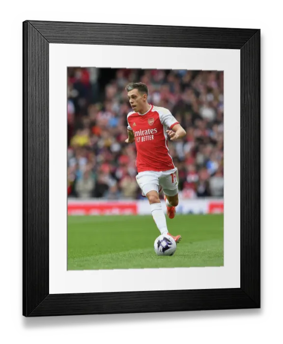 Framed Print : Arsenal FC v Aston Villa - Premier League