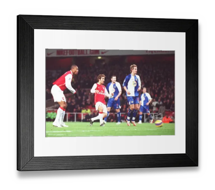 Framed Print : Mathieu Flamini scores Arsenals 6th goal