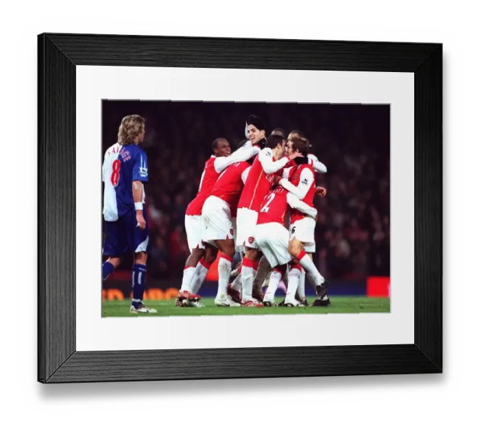 Framed Print : Mathieu Flamini celebrates scoring Arsenals 6th goal Framed Print : Mathieu Flamini celebrates scoring Arsenals 6th goal