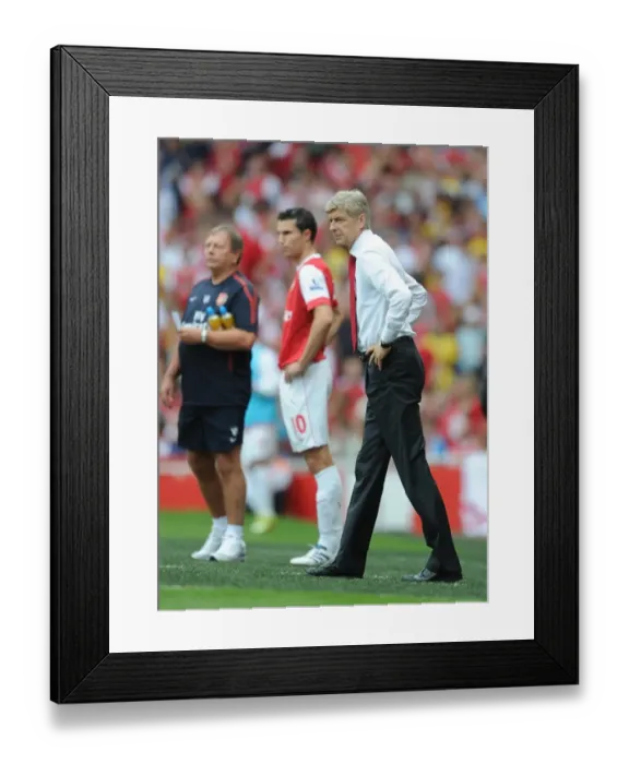 Framed Print : Arsenal manager Arsene Wenger. Arsenal 6: 0 Blackpool, Barclays Premier League Framed Print : Arsenal manager Arsene Wenger. Arsenal 6: 0 Blackpool, Barclays Premier League