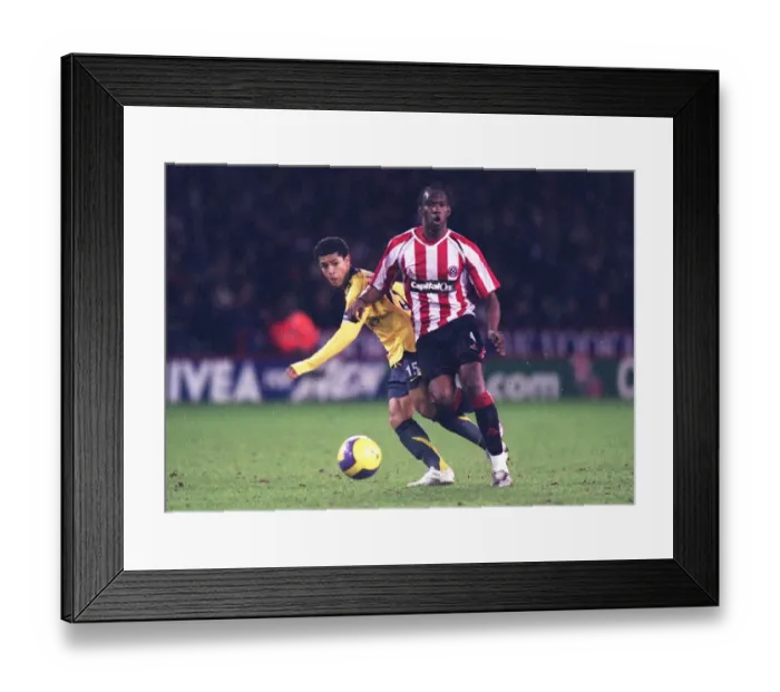 Framed Print : Denilson (Arsenal) Clude Davis (Sheff Utd)