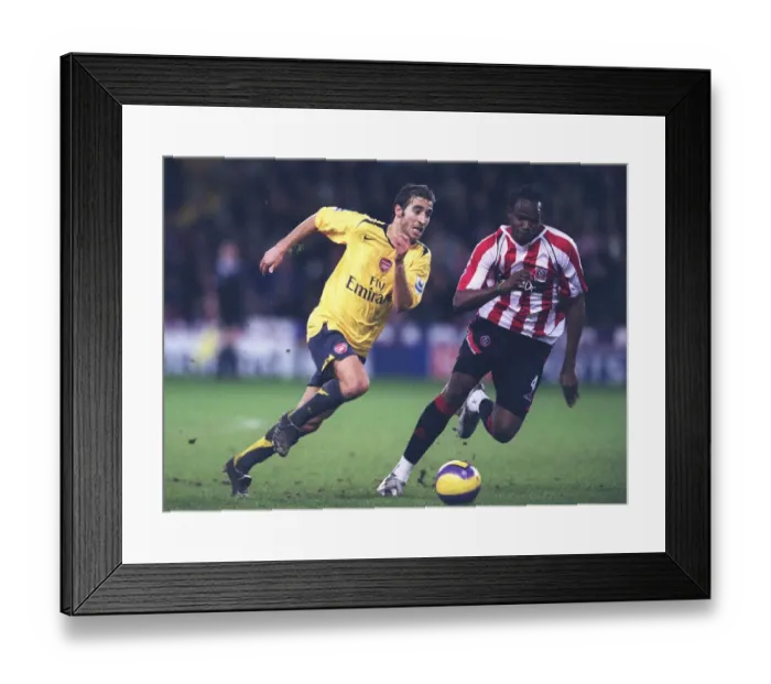 Framed Print : Mathieu Flamini (Arsenal) Claude Davis (Sheff Utd)