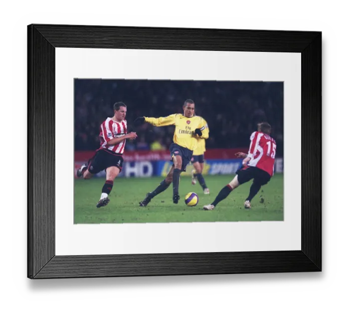 Framed Print : Julio Baptista (Arsenal) Phil Jagielka and Rob Kozluk (Sheff Utd)