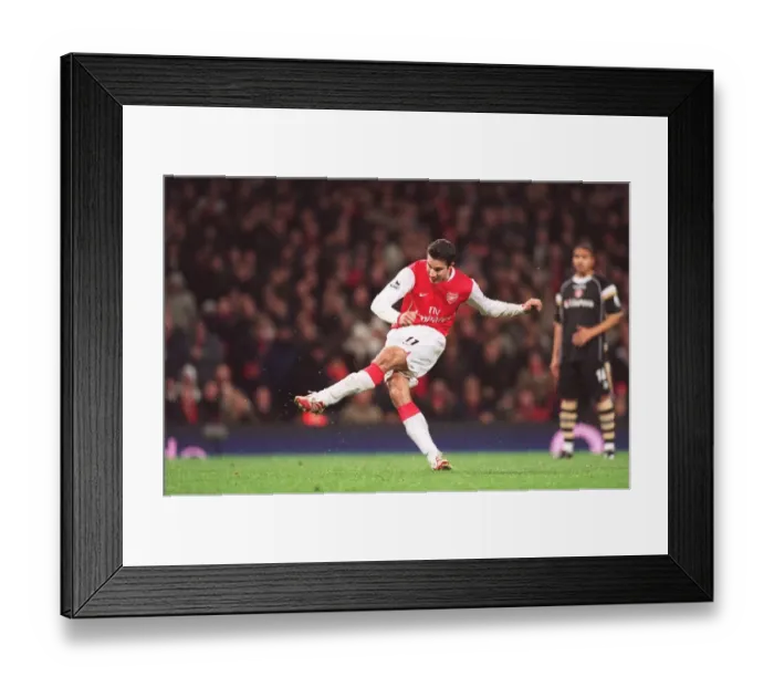 Framed Print : Robin van Persie scores his 1st goal Arsenals 3rd from the penalty spot Framed Print : Robin van Persie scores his 1st goal Arsenals 3rd from the penalty spot