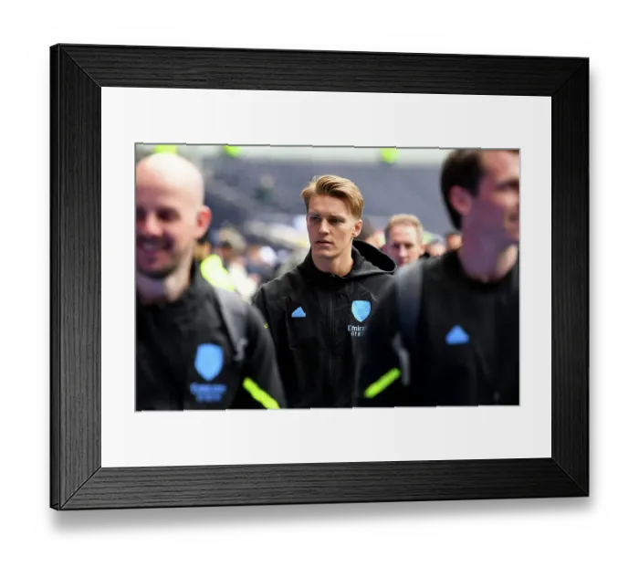 Framed Print : Tottenham Hotspur v Arsenal FC - Premier League Framed Print : Tottenham Hotspur v Arsenal FC - Premier League