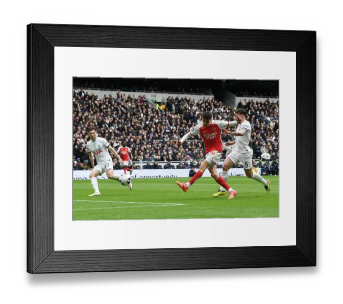Framed Print : Tottenham Hotspur v Arsenal FC - Premier League Framed Print : Tottenham Hotspur v Arsenal FC - Premier League