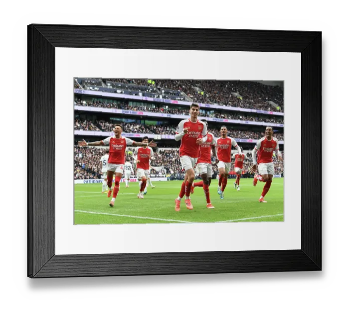 Framed Print : Tottenham Hotspur v Arsenal FC - Premier League Framed Print : Tottenham Hotspur v Arsenal FC - Premier League