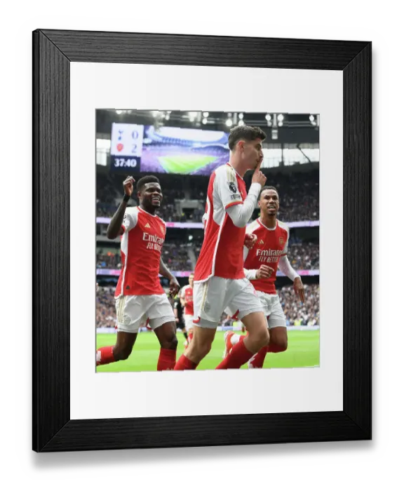 Framed Print : Tottenham Hotspur v Arsenal FC - Premier League Framed Print : Tottenham Hotspur v Arsenal FC - Premier League