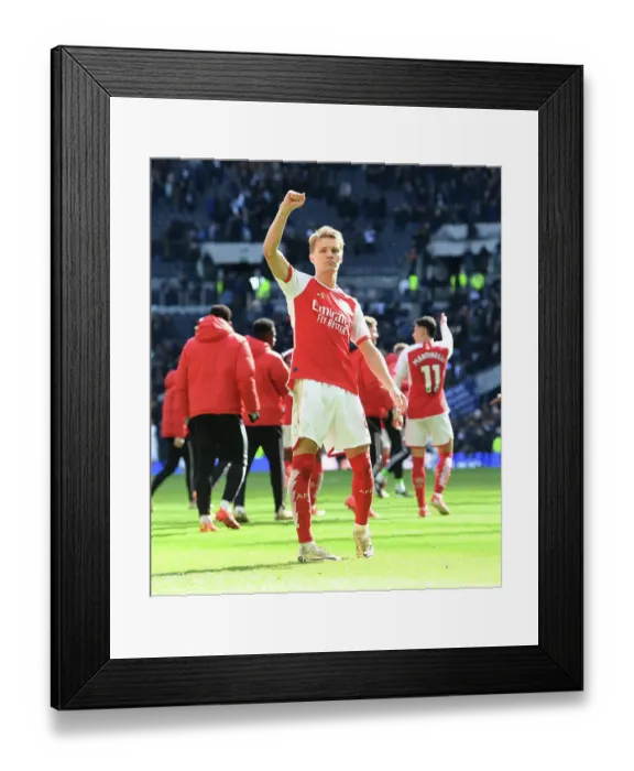 Framed Print : Tottenham Hotspur v Arsenal FC - Premier League