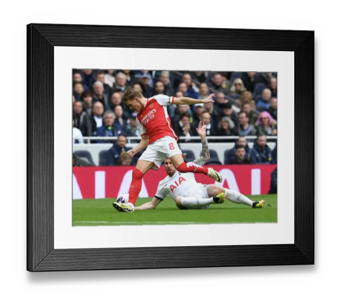 Framed Print : Tottenham Hotspur v Arsenal FC - Premier League