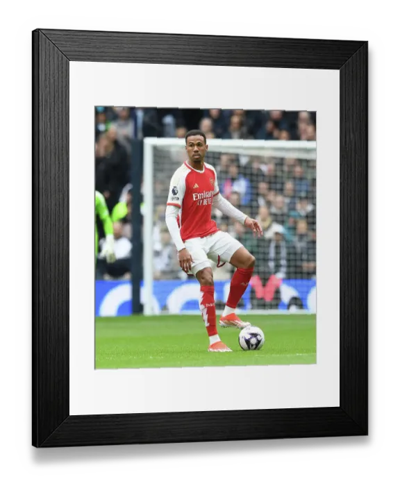 Framed Print : Tottenham Hotspur v Arsenal FC - Premier League
