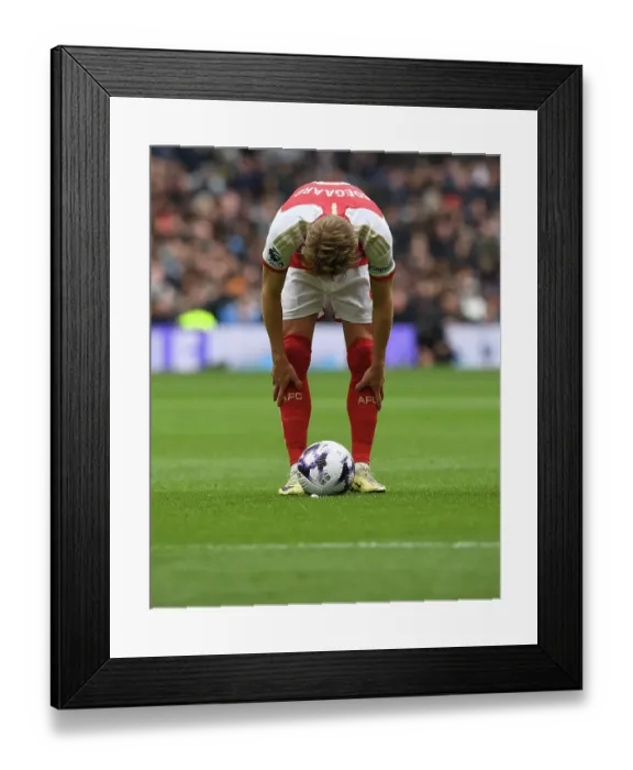 Framed Print : Tottenham Hotspur v Arsenal FC - Premier League