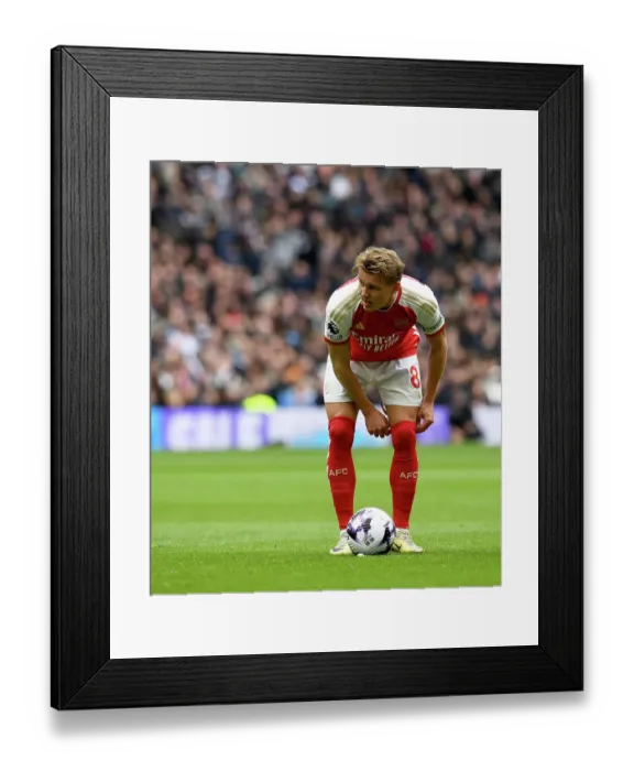 Framed Print : Tottenham Hotspur v Arsenal FC - Premier League