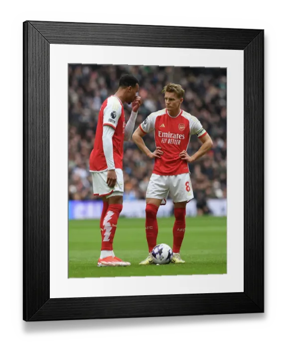 Framed Print : Tottenham Hotspur v Arsenal FC - Premier League
