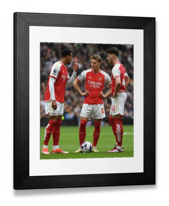 Framed Print : Tottenham Hotspur v Arsenal FC - Premier League