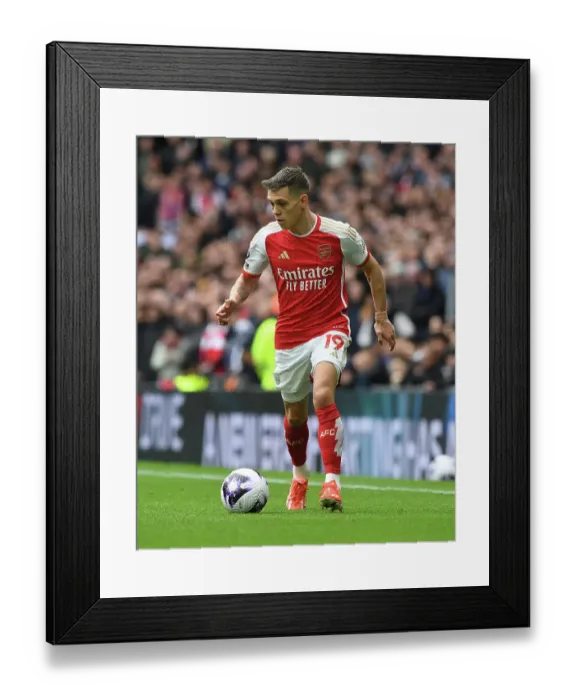 Framed Print : Tottenham Hotspur v Arsenal FC - Premier League