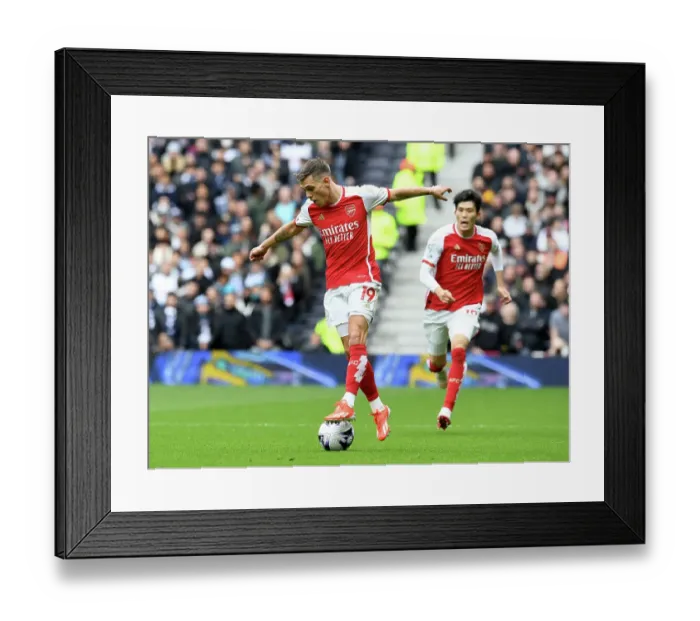 Framed Print : Tottenham Hotspur v Arsenal FC - Premier League