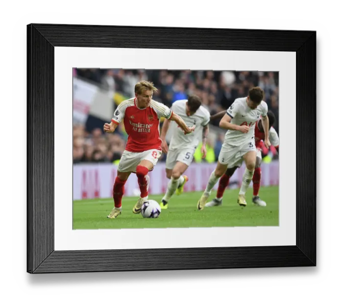 Framed Print : Tottenham Hotspur v Arsenal FC - Premier League
