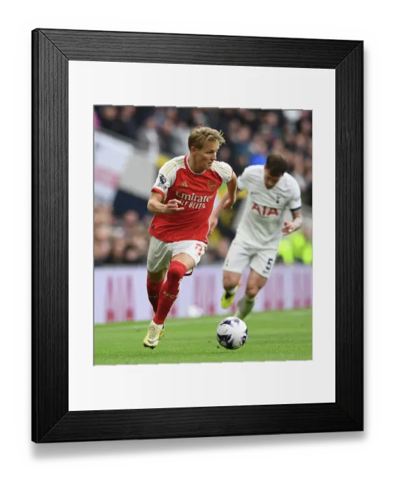 Framed Print : Tottenham Hotspur v Arsenal FC - Premier League