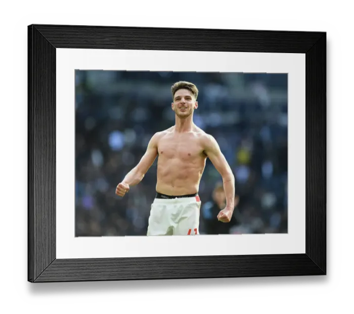 Framed Print : Tottenham Hotspur v Arsenal FC - Premier League