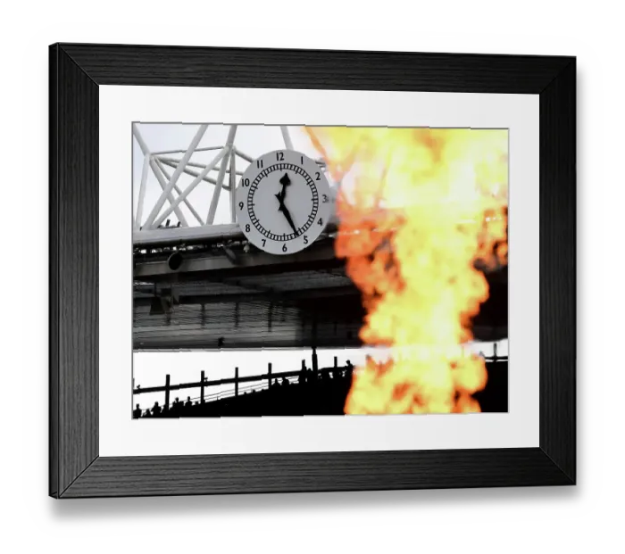 Framed Print : Arsenal FC v AFC Bournemouth - Premier League Framed Print : Arsenal FC v AFC Bournemouth - Premier League