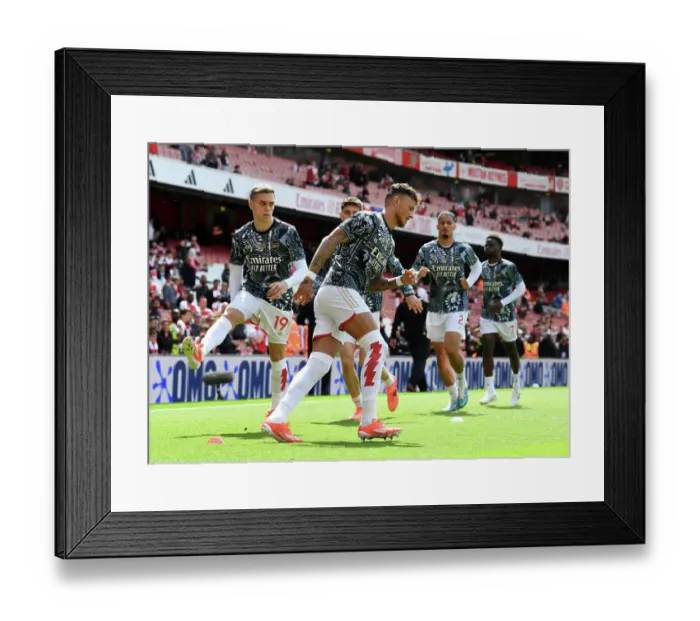 Framed Print : Arsenal FC v AFC Bournemouth - Premier League Framed Print : Arsenal FC v AFC Bournemouth - Premier League