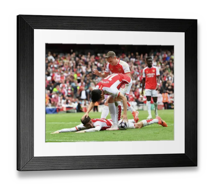 Framed Print : Arsenal FC v AFC Bournemouth - Premier League Framed Print : Arsenal FC v AFC Bournemouth - Premier League