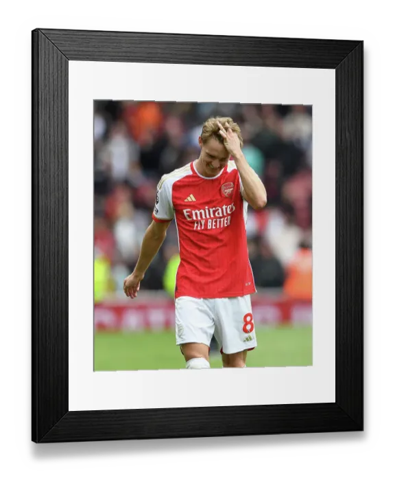 Framed Print : Arsenal FC v AFC Bournemouth - Premier League Framed Print : Arsenal FC v AFC Bournemouth - Premier League