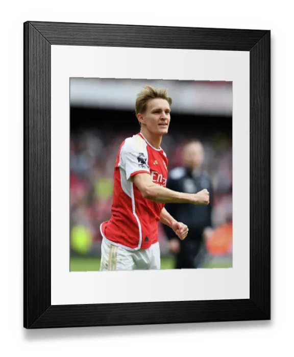 Framed Print : Arsenal FC v AFC Bournemouth - Premier League