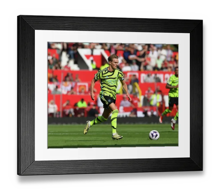 Framed Print : Manchester United v Arsenal FC - Premier League Framed Print : Manchester United v Arsenal FC - Premier League
