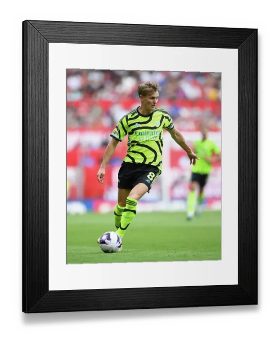 Framed Print : Manchester United v Arsenal FC - Premier League