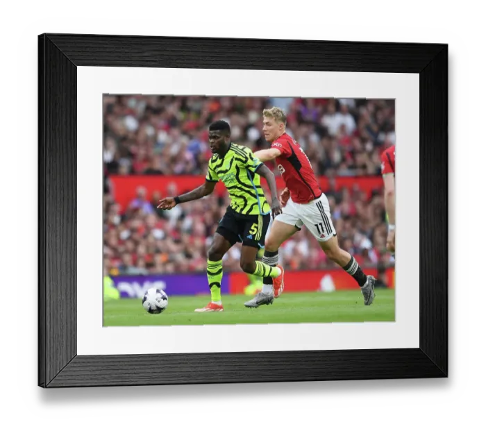 Framed Print : Manchester United v Arsenal FC - Premier League Framed Print : Manchester United v Arsenal FC - Premier League