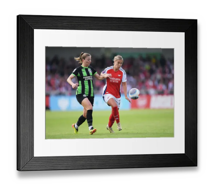 Framed Print : Arsenal FC v Brighton & Hove Albion - Barclays Women´s Super League Arsenal FC v Brighton & Hove Albion - Barclays Women´s Super League