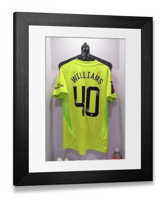Framed Print : Arsenal FC v Brighton & Hove Albion - Barclays Women´s Super League Arsenal FC v Brighton & Hove Albion - Barclays Women´s Super League