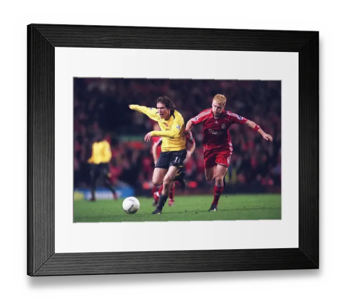 Framed Print : Alex Hleb (Arsenal) John Arne Riise (Liverpool) Liverpool 1: 3 Arsenal