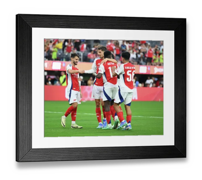 Framed Print : Arsenal FC v Manchester United - Pre-Season Friendly Framed Print : Arsenal FC v Manchester United - Pre-Season Friendly