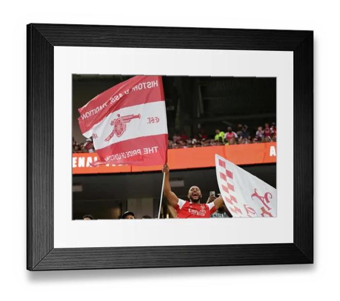 Framed Print : Arsenal FC v Manchester United - Pre-Season Friendly Framed Print : Arsenal FC v Manchester United - Pre-Season Friendly